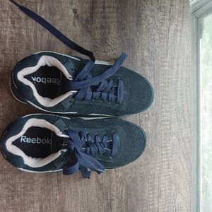 Steele-toe working shoes